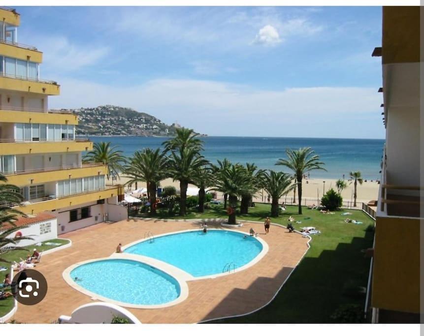 Holiday Center Apartamento Vistas Mar, Acceso Directo Playa Y Piscina Rosas Exterior foto